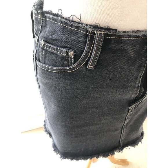 Forever 21 Jean Skirt Size Medium - Picture 2 of 4